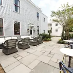 Guesthouse Charleston East 46 E
