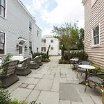 Guesthouse Charleston East 204