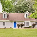 Charleston Vacation Rental With Yard!