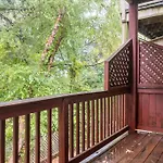 Private Room Balcony And Bathroom In Charleston