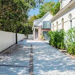 The Chapel Carriage House Suite C By Avantstay Gorgeous Character Home In Historic Dt W Hot Tub