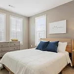 Landing Modern Apartment With Amazing Amenities