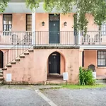 Unique & Charming 1 Bedroom One Block To King St