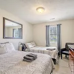 Charming 4-Bed Retreat Central Location!