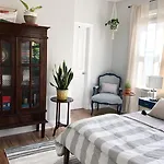 Relax In Comfort - Retreat Near Chs Downtown & Airport