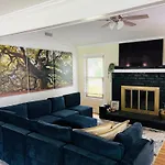 Cozy Retreat Close To Downtown