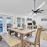 Your Storybook Hideaway - Game Room - 10 Minutes From Airport