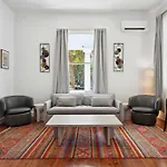 Artsy Apartment In Victorian Home With Heated Salt Water Pool