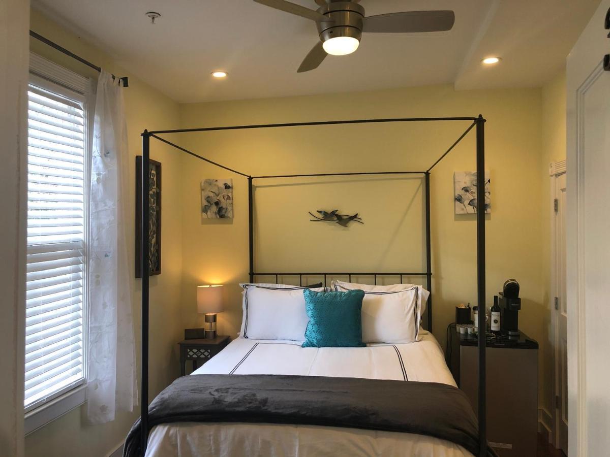 Apartment The At 257 *