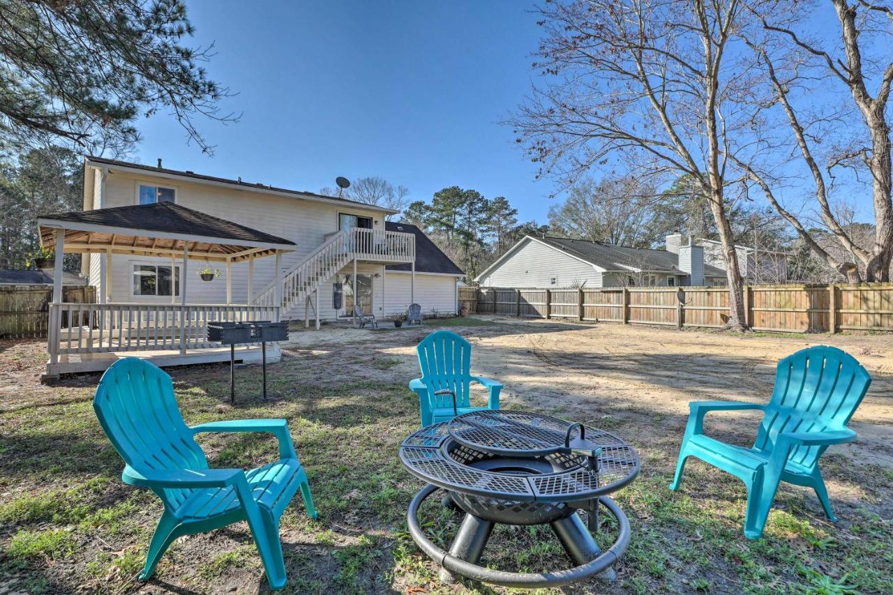 Holiday home North With Fire Pit And Gazebo!