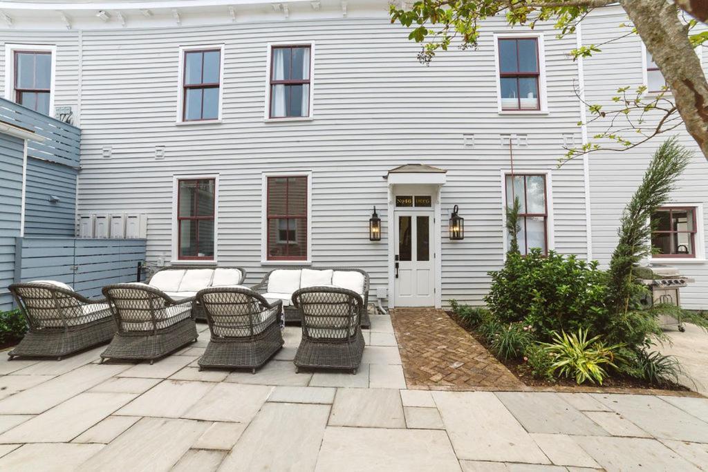 Apartment East 46 E *