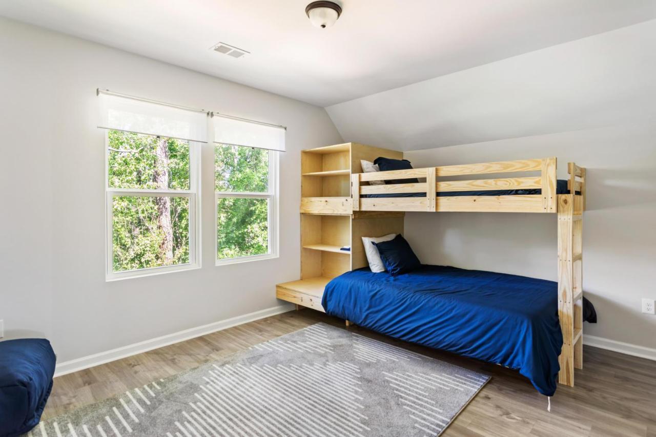 Hidden Palmetto Holiday home