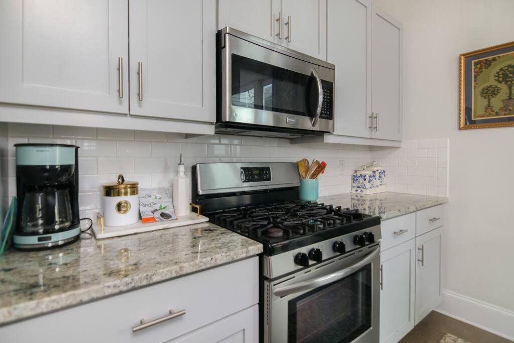 Holy Charm - Mins To Dtwn - Shem Creek *