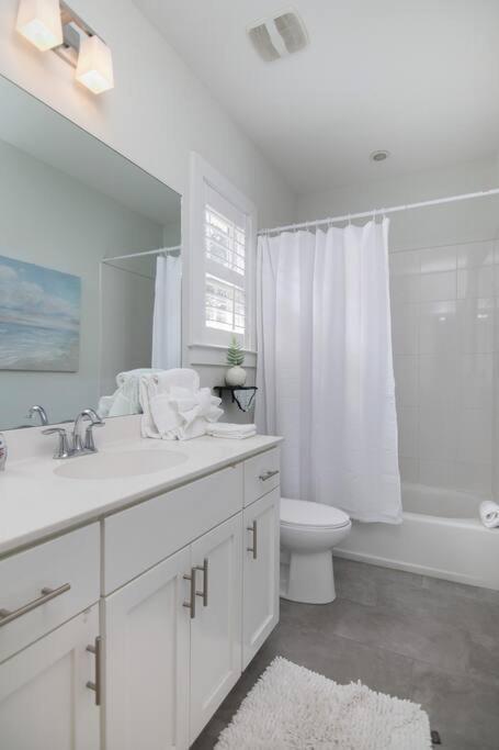 Holiday home Holy Charm - Mins To Dtwn - Shem Creek