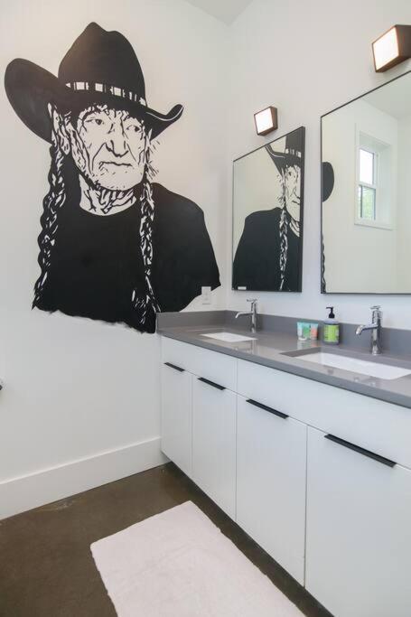 Holiday home Music Manor 3-king Beds W Pool Mins To Beach&dt Charleston