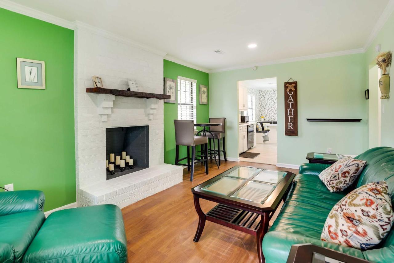 Vibrant North Duplex Near Airport! Apartment *