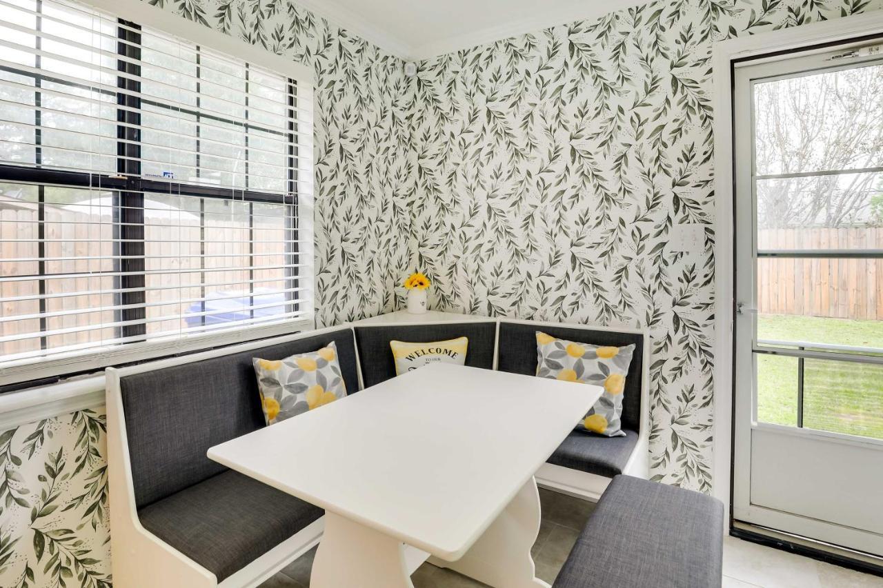 Vibrant North Duplex Near Airport! Apartment Charleston