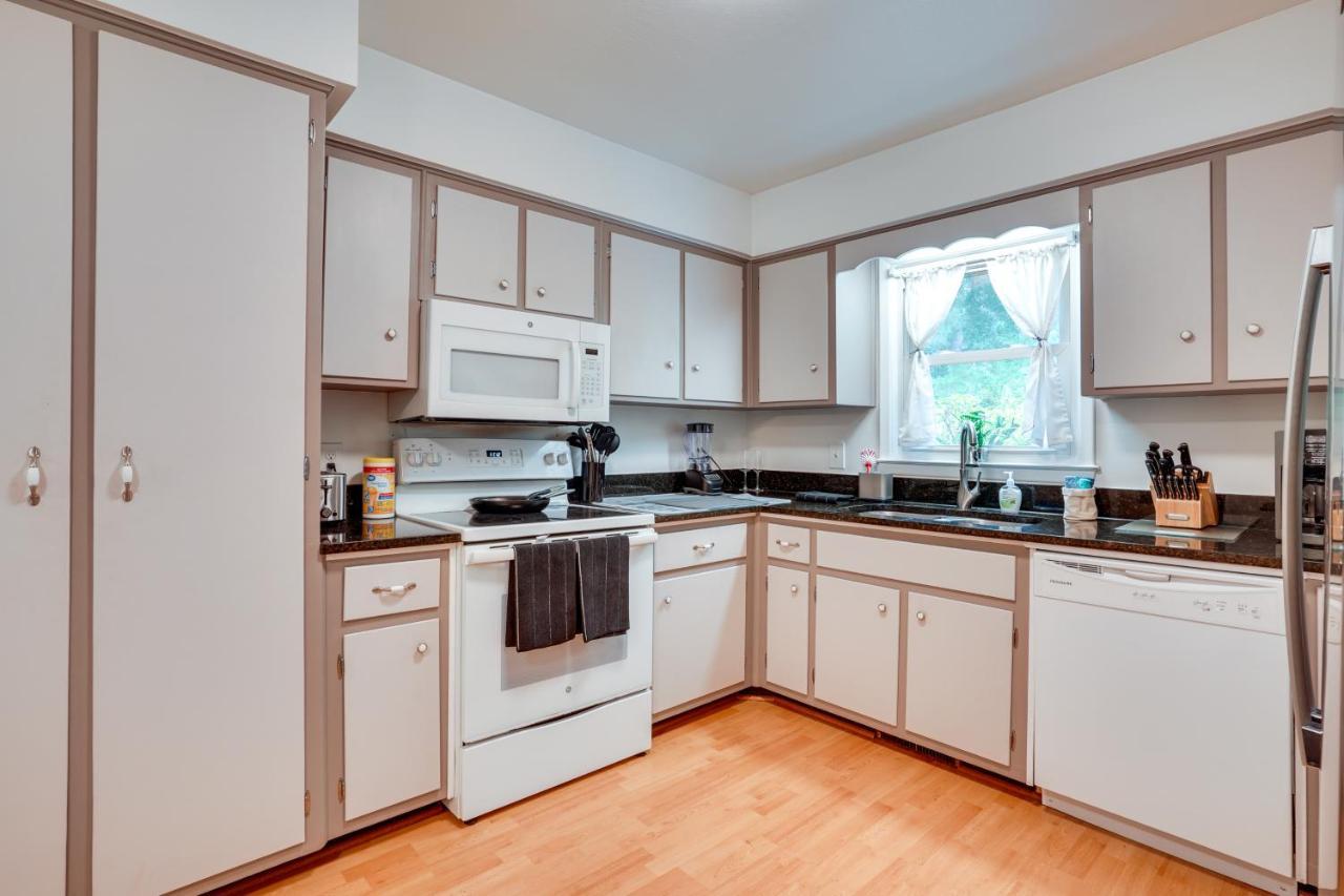 Vacation 6 Mi To Downtown And Beach! Holiday home *