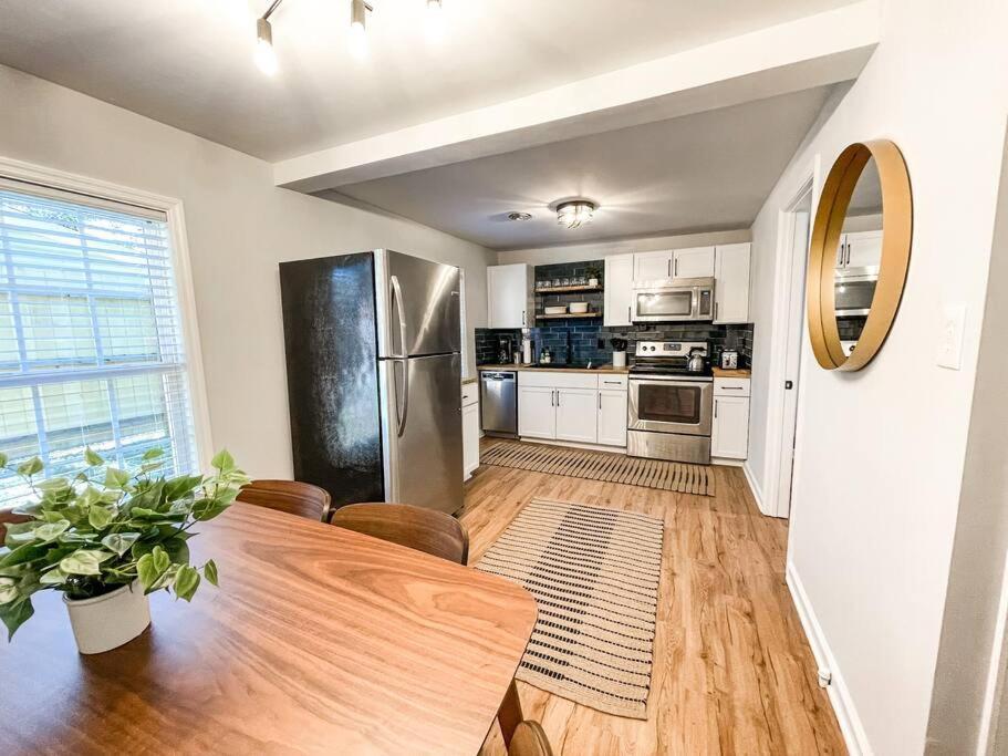 Southern Charm / Walkable/outdoor Space/new Reno Holiday home Charleston