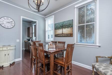Southern Gem In Park Circle *