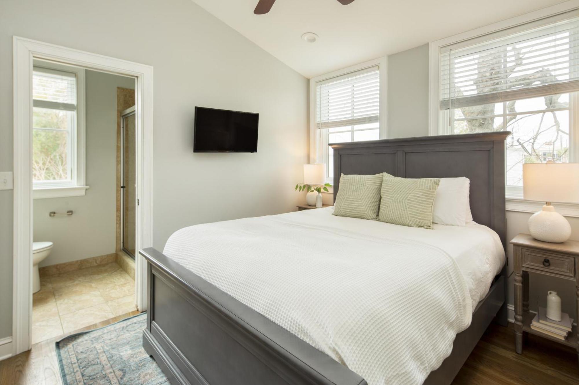 The Chapel Carriage House C By Avantstay Gorgeous Character In Historic Dt W Hot Tub Charleston
