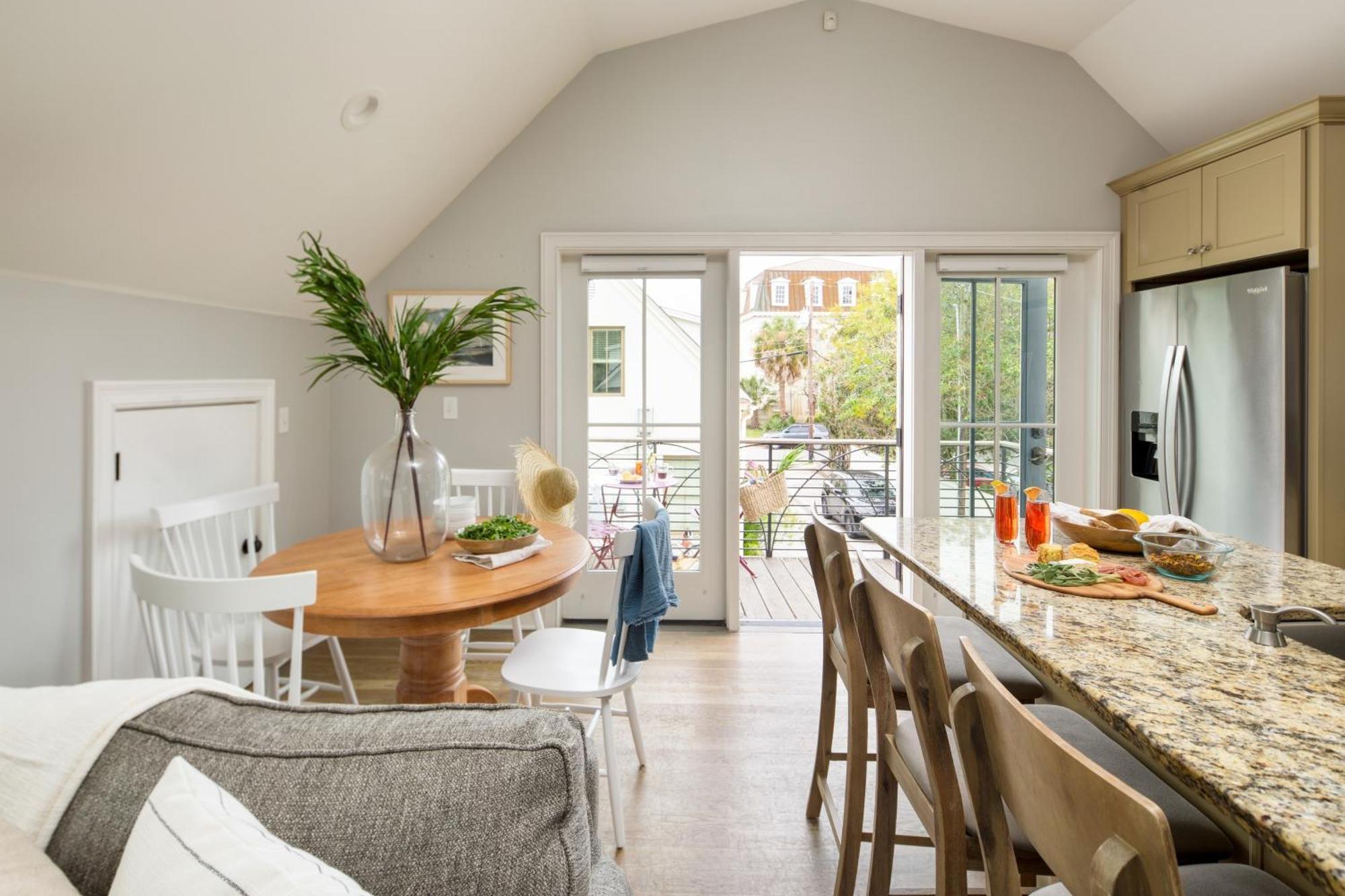 Holiday home The Chapel Carriage House C By Avantstay Gorgeous Character In Historic Dt W Hot Tub *