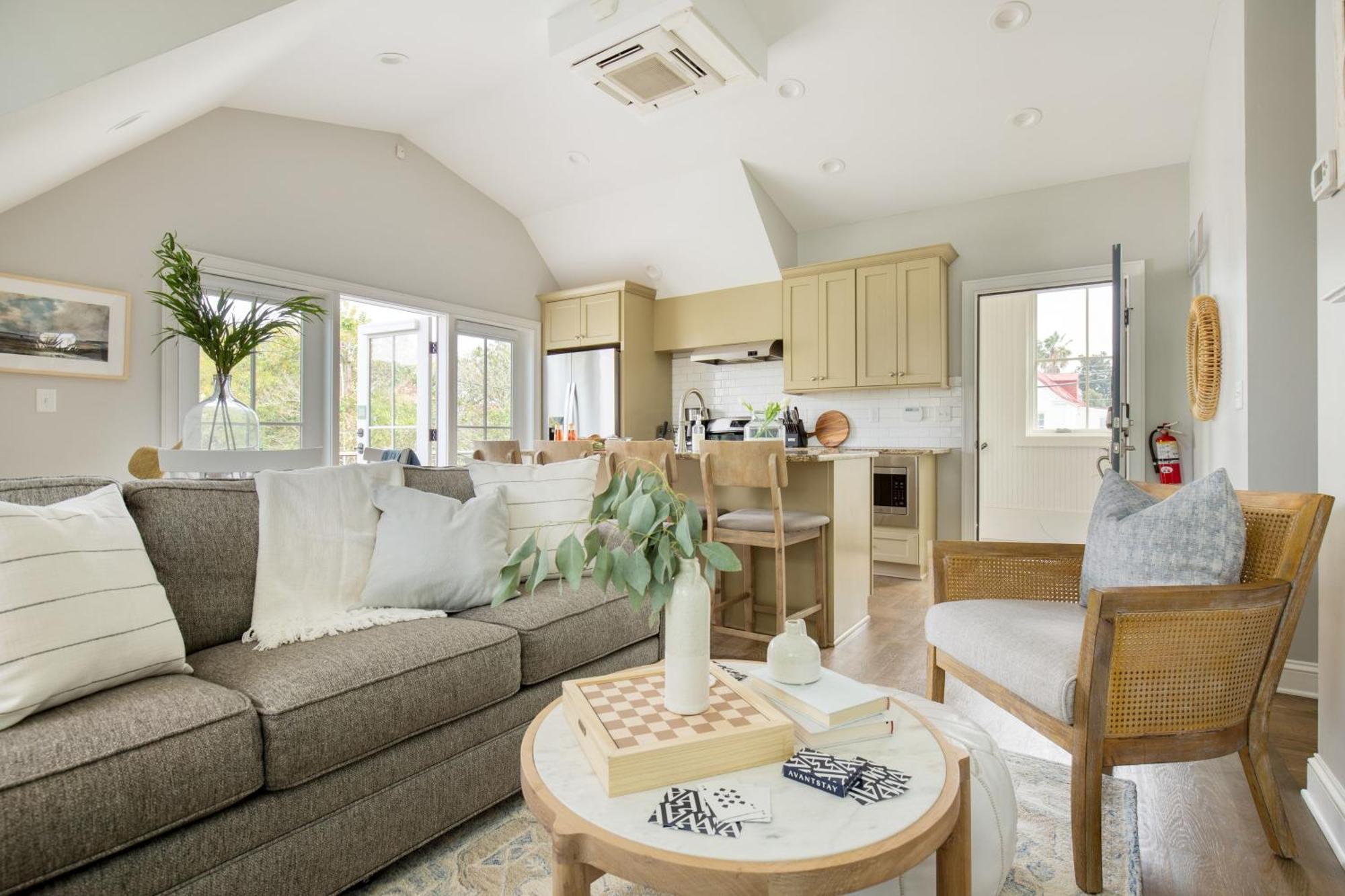 The Chapel Carriage House C By Avantstay Gorgeous Character In Historic Dt W Hot Tub Holiday home