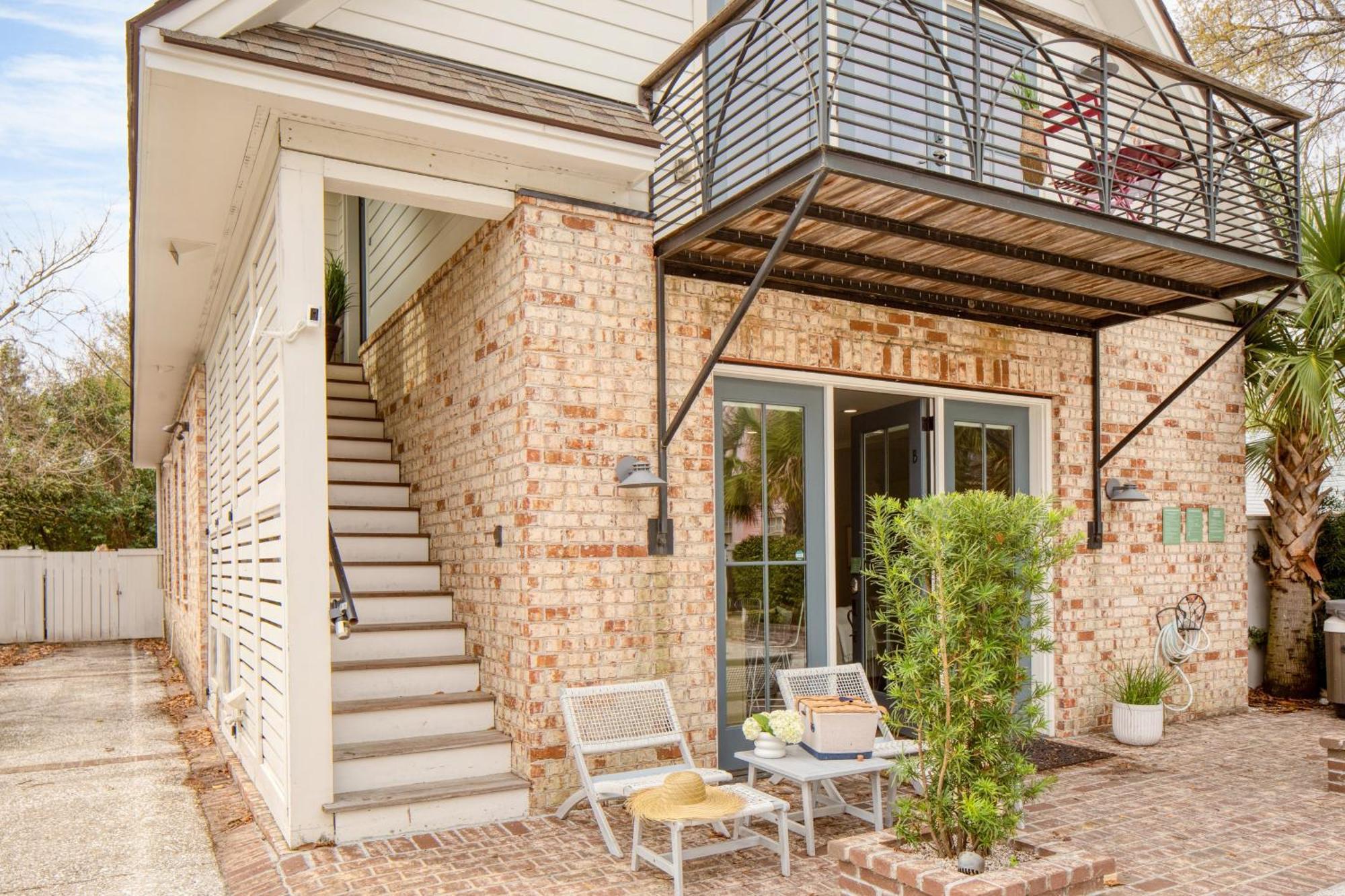 Holiday home The Chapel Carriage House C By Avantstay Gorgeous Character In Historic Dt W Hot Tub *