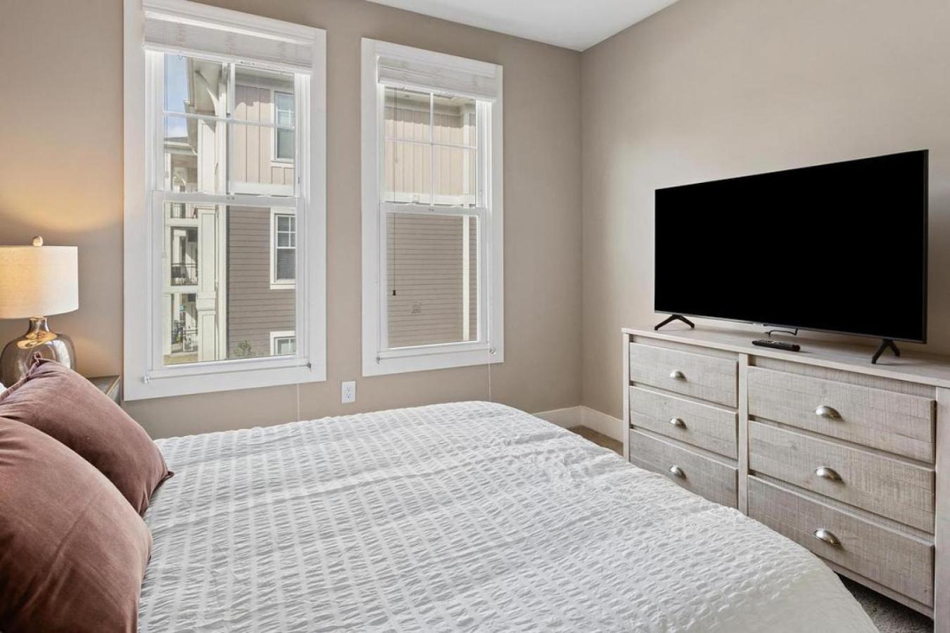 Landing Modern With Amazing Amenities Charleston