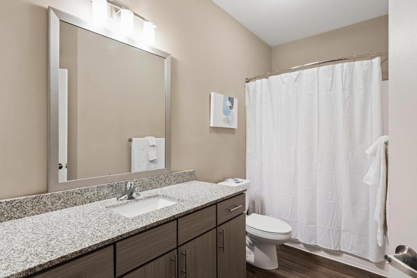 Apartment Landing Modern With Amazing Amenities Charleston