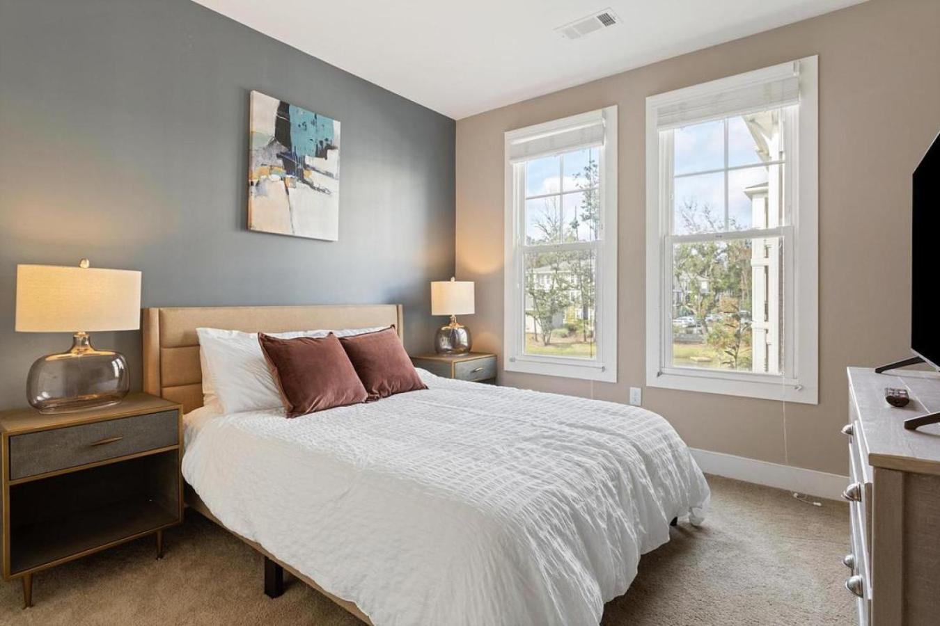 Landing Modern With Amazing Amenities