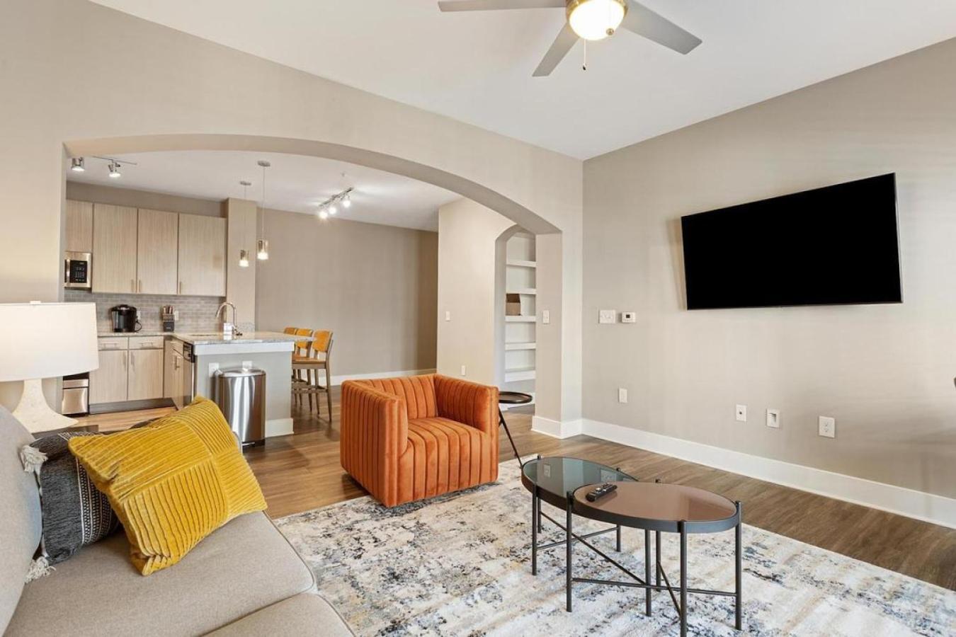 Apartment Landing Modern With Amazing Amenities Charleston