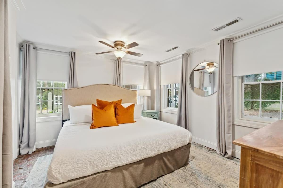 Apartment Unique & Charming 1 Bedroom One Block To King St