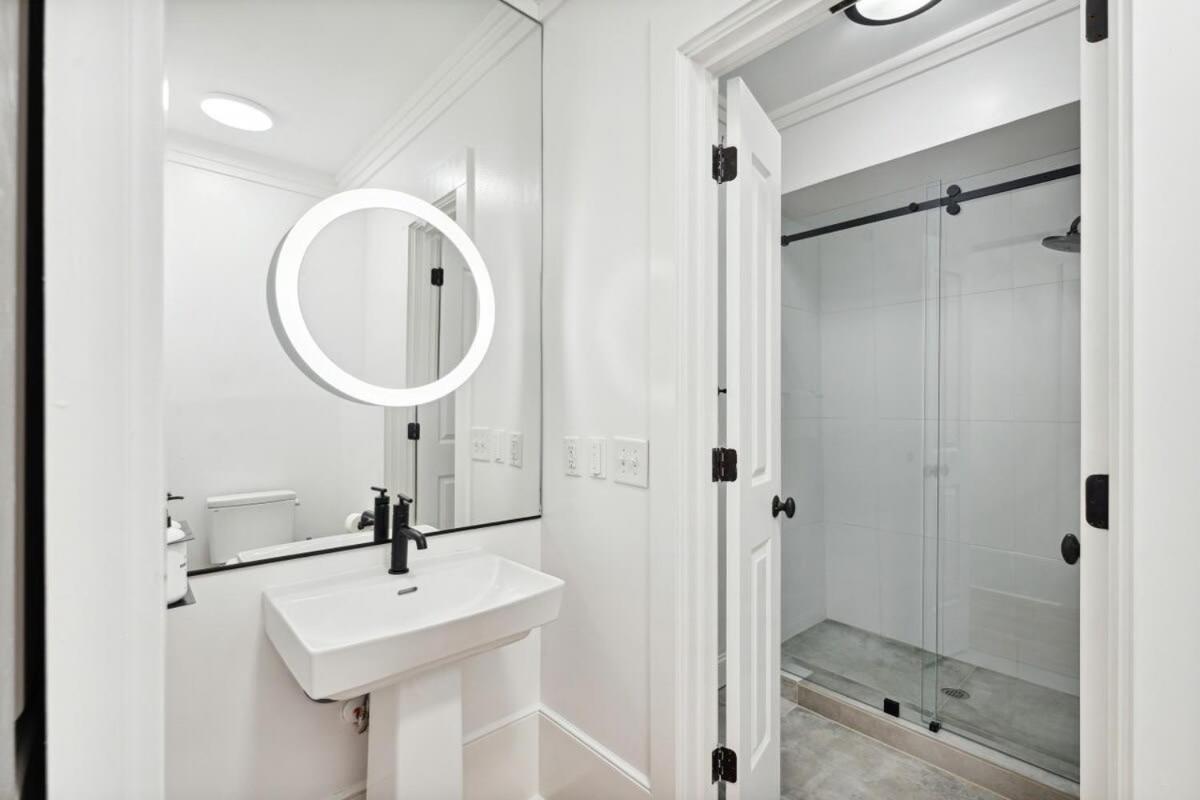 Downtown 3 Bedroom With Tons Of Natural Light Charleston