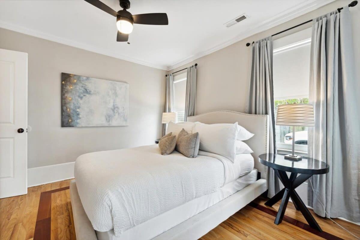 Downtown 3 Bedroom With Tons Of Natural Light