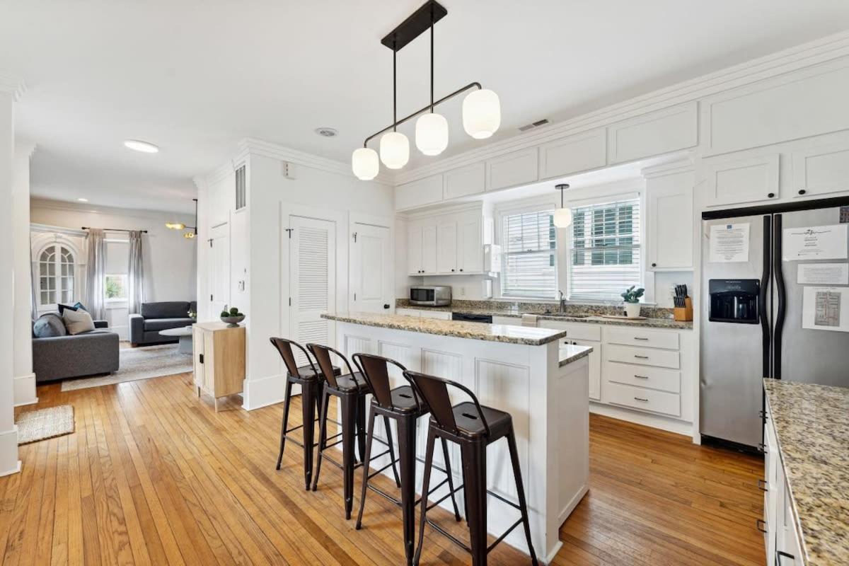 Downtown 3 Bedroom With Tons Of Natural Light Charleston