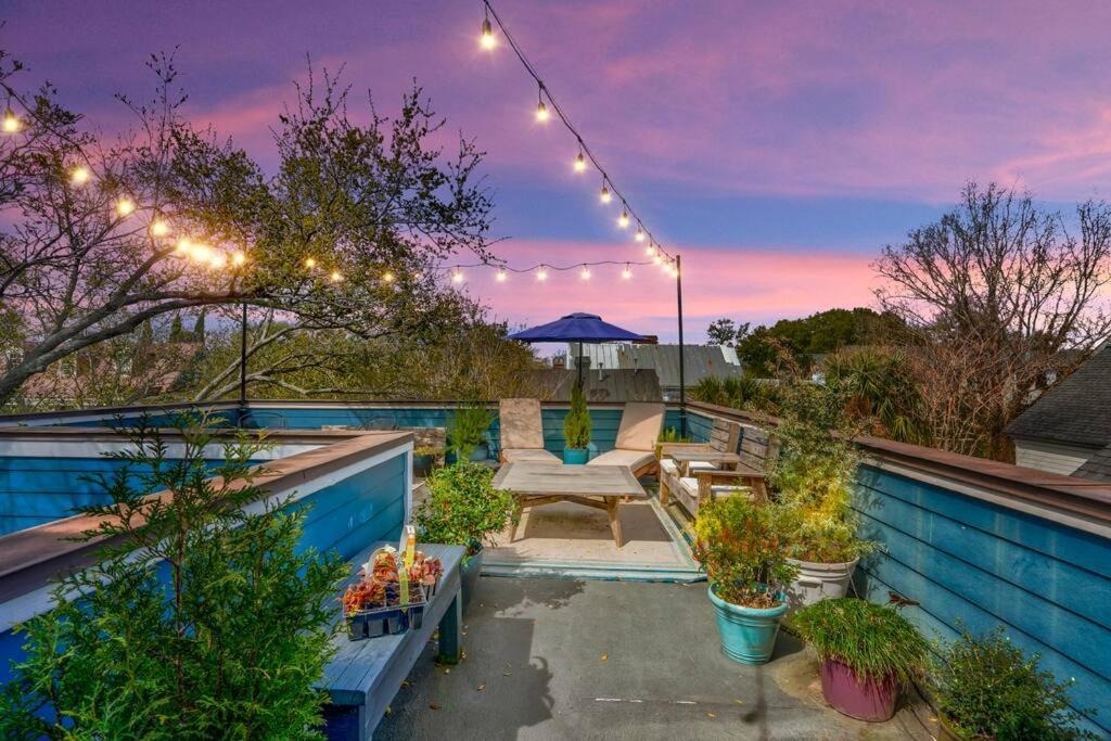 Elegant Sunlit With Private Rooftop Oasis