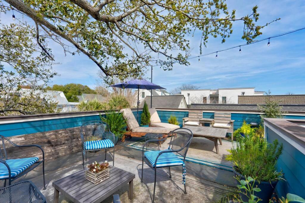 Elegant Sunlit With Private Rooftop Oasis Apartment *