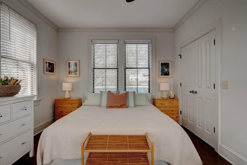 Elegant Sunlit With Private Rooftop Oasis *