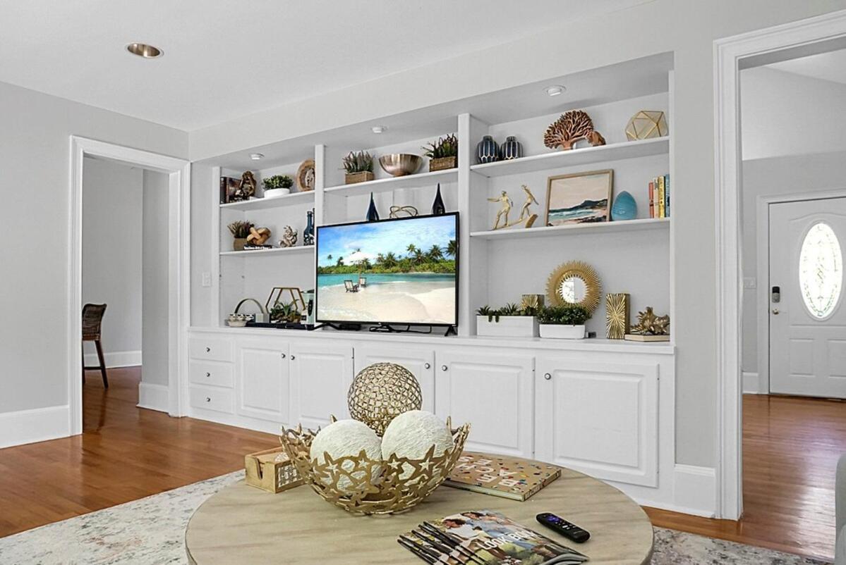 Stunning Near Shem Creek *
