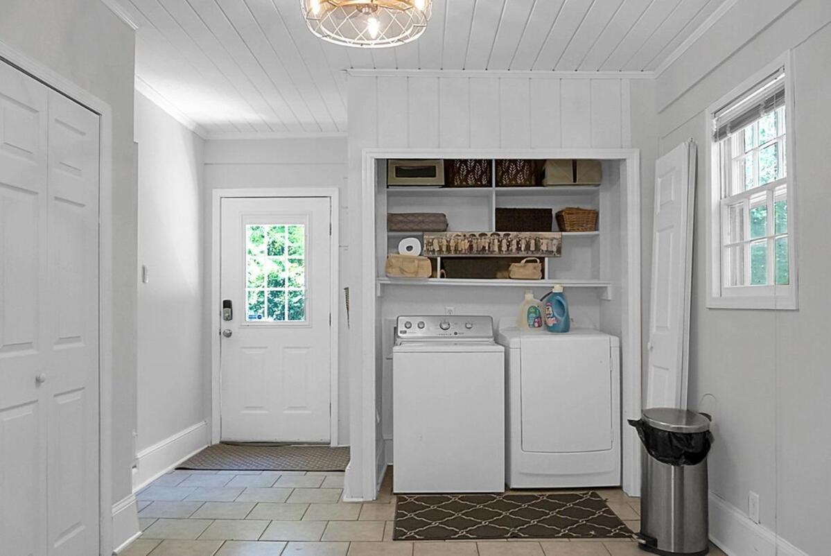 Stunning Near Shem Creek Holiday home