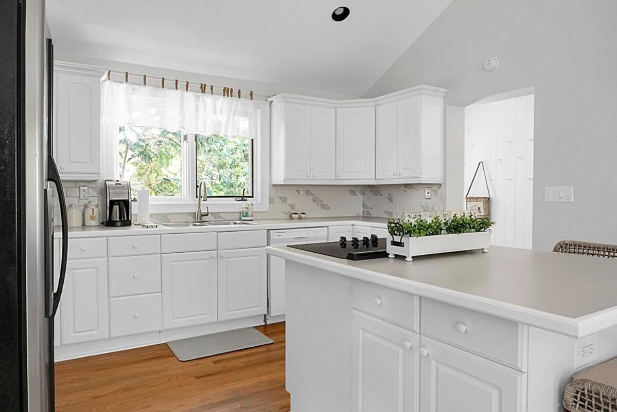 Stunning Near Shem Creek Holiday home