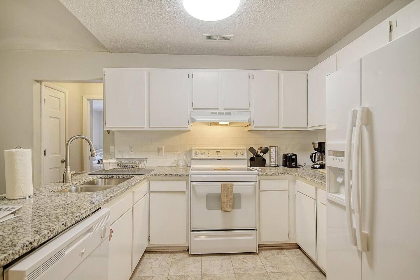 Charming 4-bed Retreat Location! Holiday home *