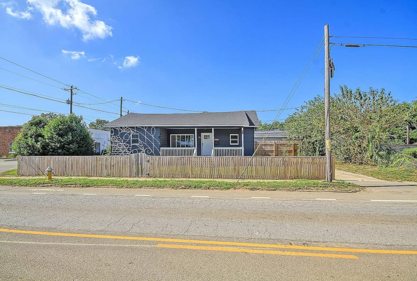 Close To Downtown Charleston! 2 Bedroom Retreat