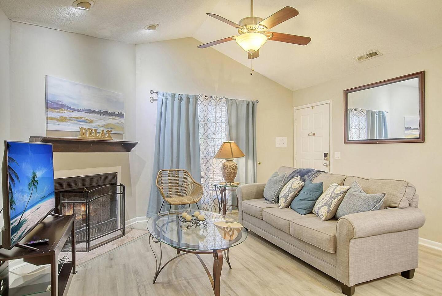 Charming 4-bed Retreat Location! *