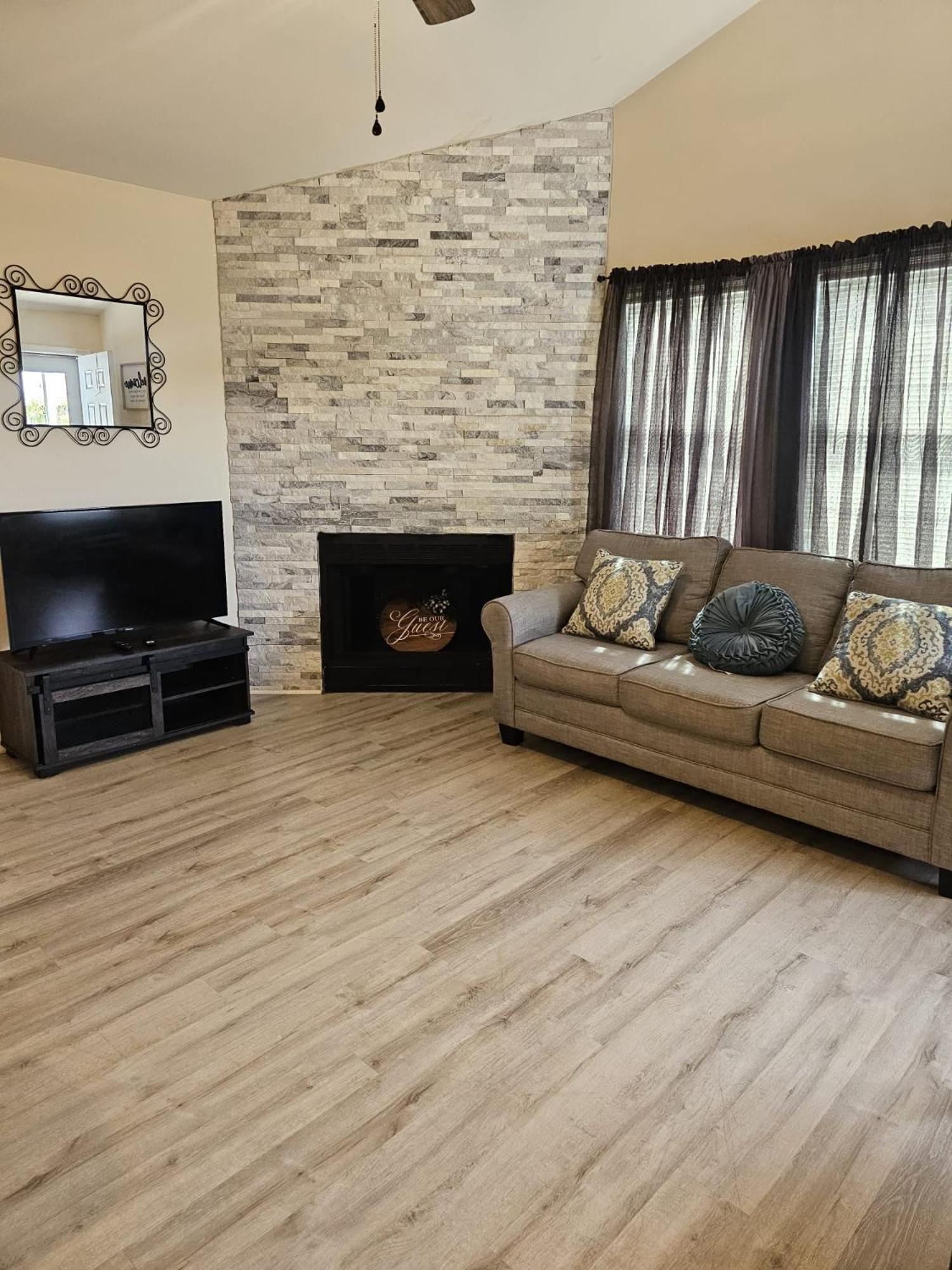 Convenient Modern Villa, 3 Beds, Near Everything Charleston
