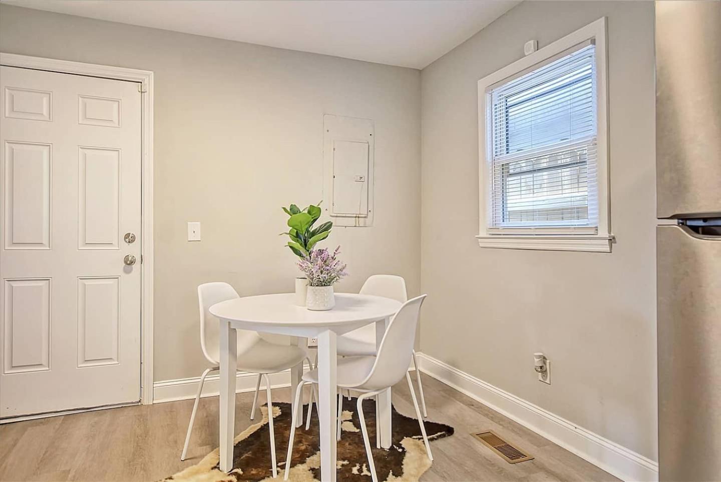 Close To Downtown Charleston! 2 Bedroom Retreat Charleston