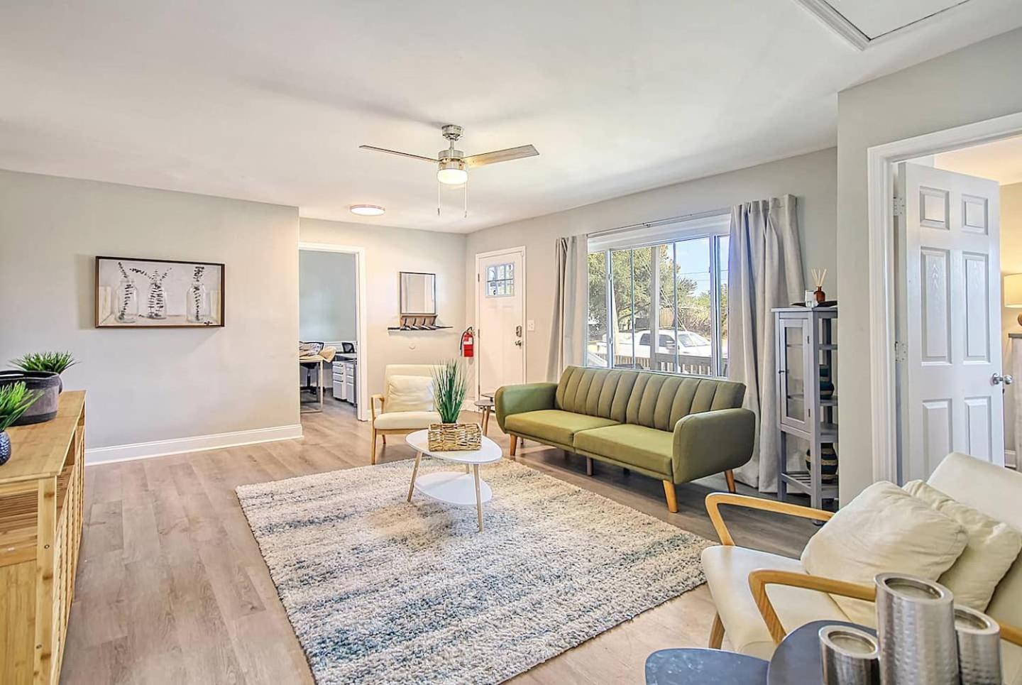 Close To Downtown Charleston! 2 Bedroom Retreat Holiday home