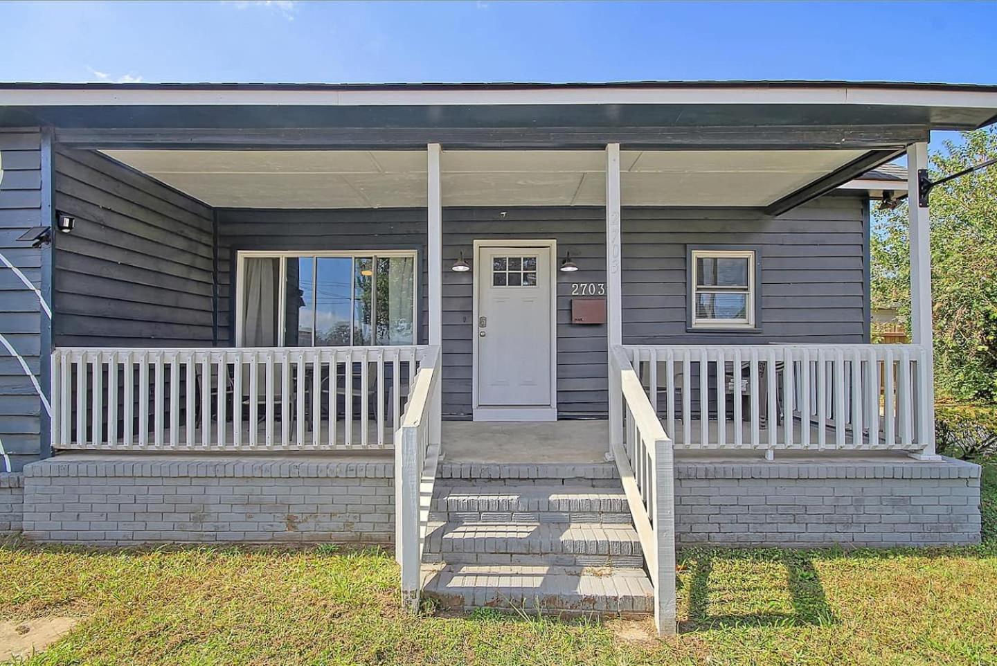 Close To Downtown Charleston! 2 Bedroom Retreat