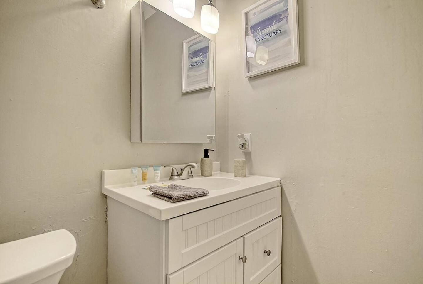 Charming 4-bed Retreat Location! * Charleston